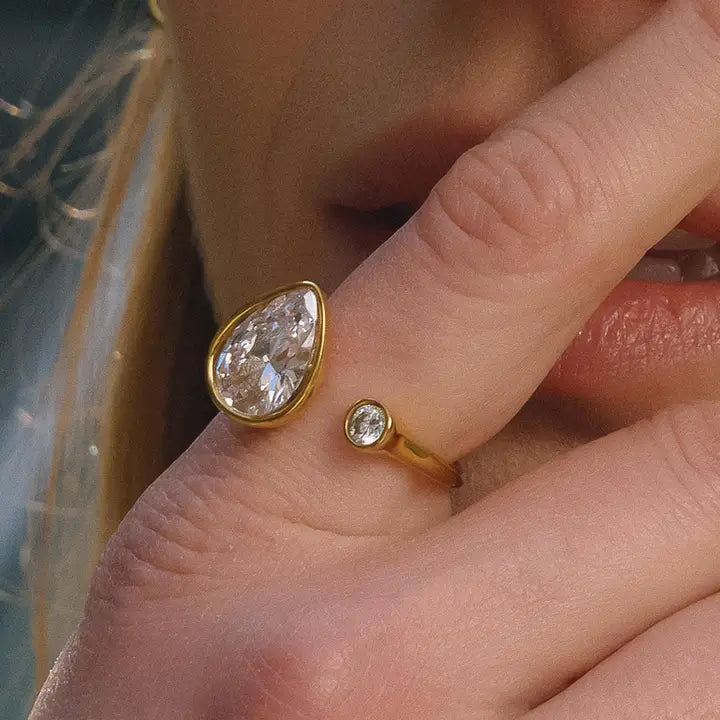 MAIQ TEARDROP DIP RING