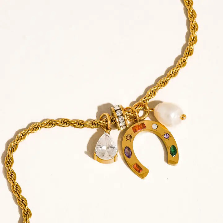 MAIQ HSHOE PRL CLUSTER NECKLACE