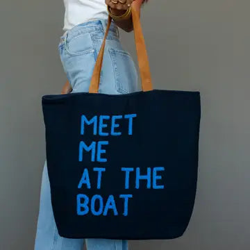BAG DRINK ON A BOAT